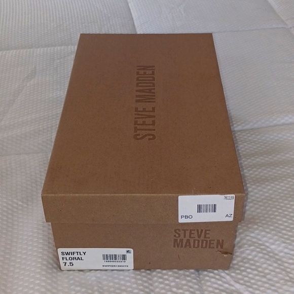 Steve Madden Women's Swiftly Skate Shoe, NEW IN BOX - Picture 5 of 8